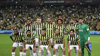 好博体育网站-赛地聚焦——社区盾国际比赛日热度飙升今晨费耶诺德调整名单以备英超，马龙怒砍23分看傻球迷 